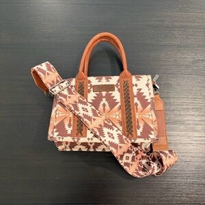 Wrangler Geometric Patterned Bag in Brown and Cream
